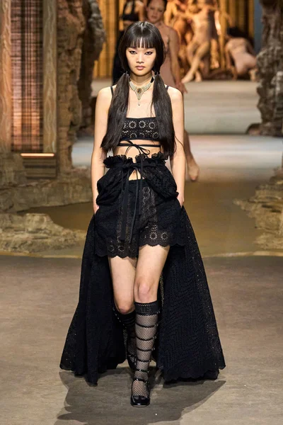 Look 9